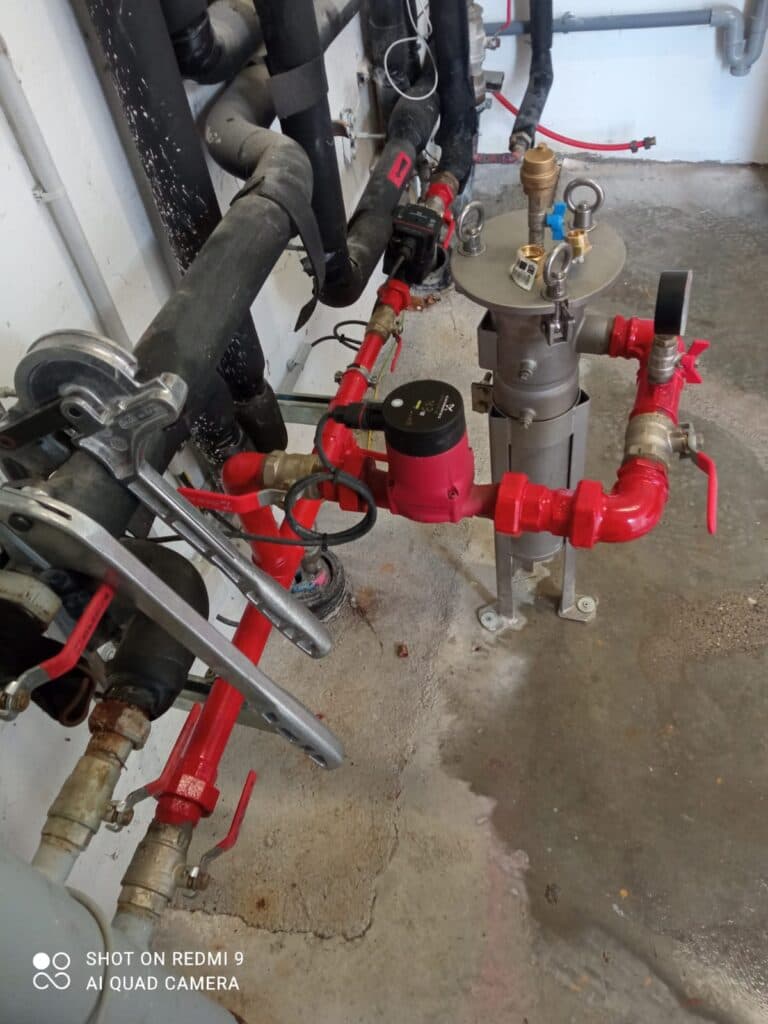Circulateur et filtre sur le réseau de chauffage d'une chaufferie